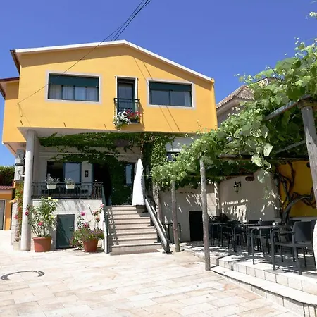 Konukevi O Escondidino 3*